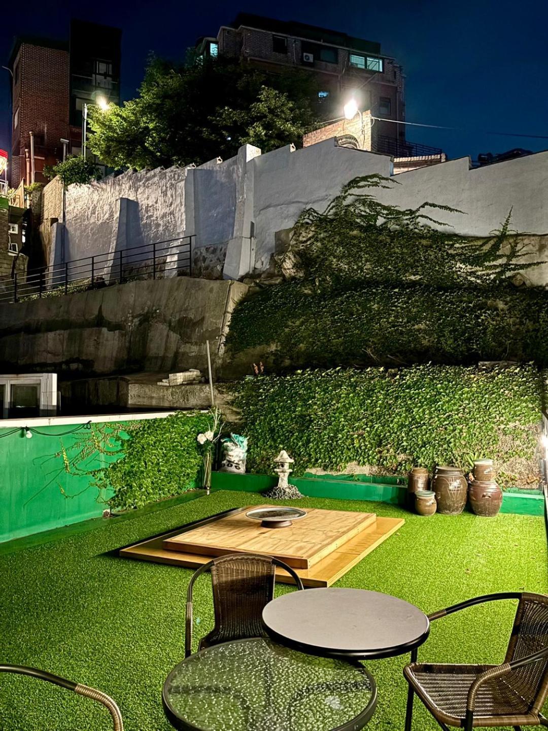 Look Home Guesthouse Сеул Екстериор снимка
