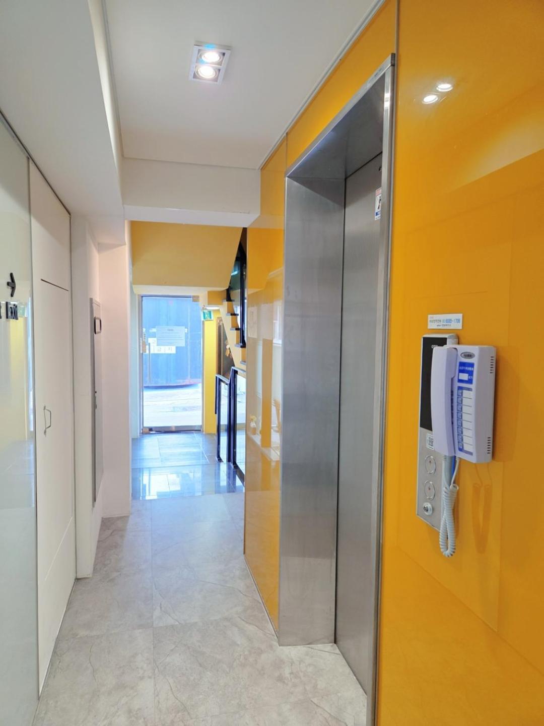 Look Home Guesthouse Сеул Екстериор снимка