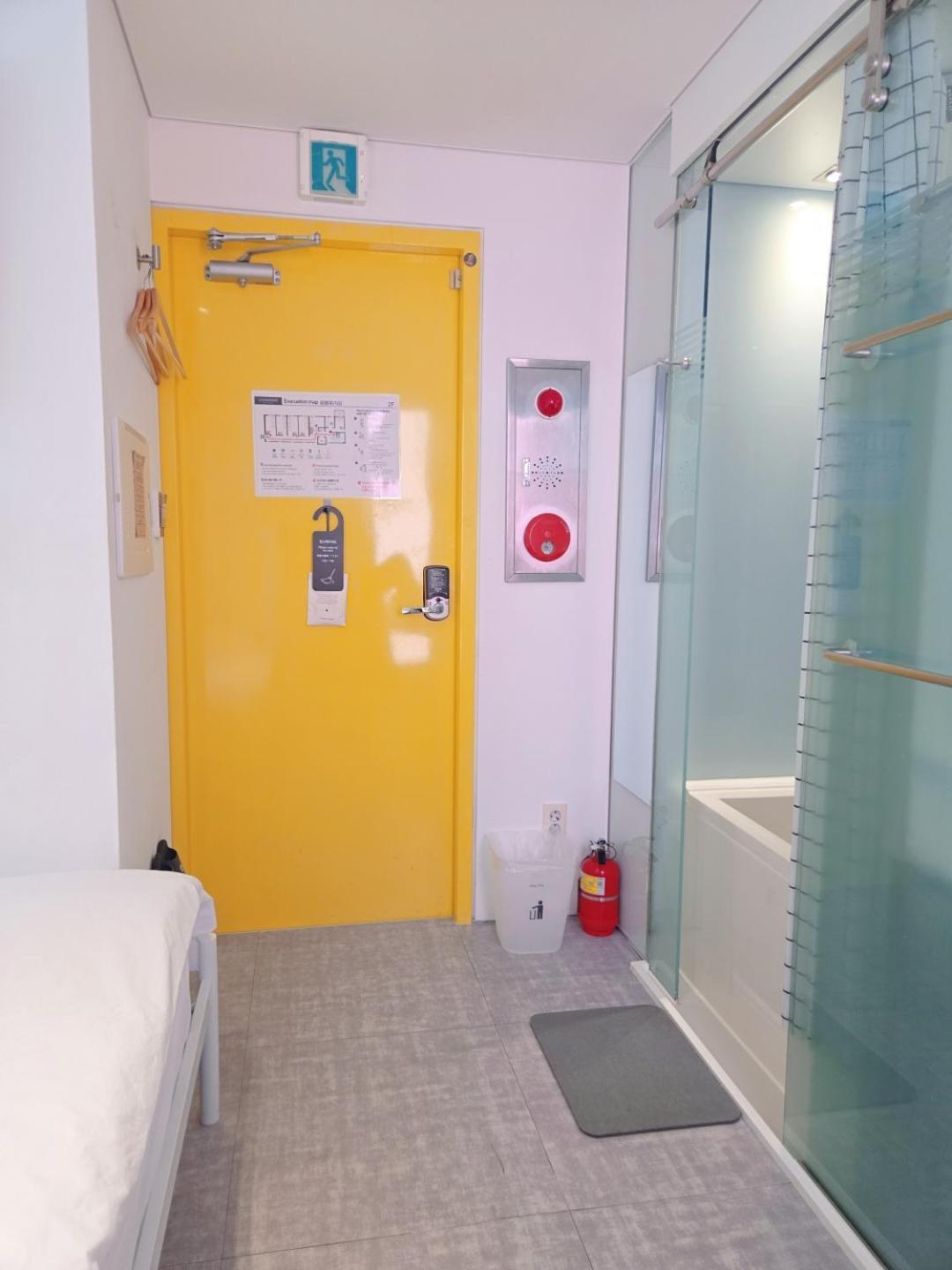 Look Home Guesthouse Сеул Екстериор снимка