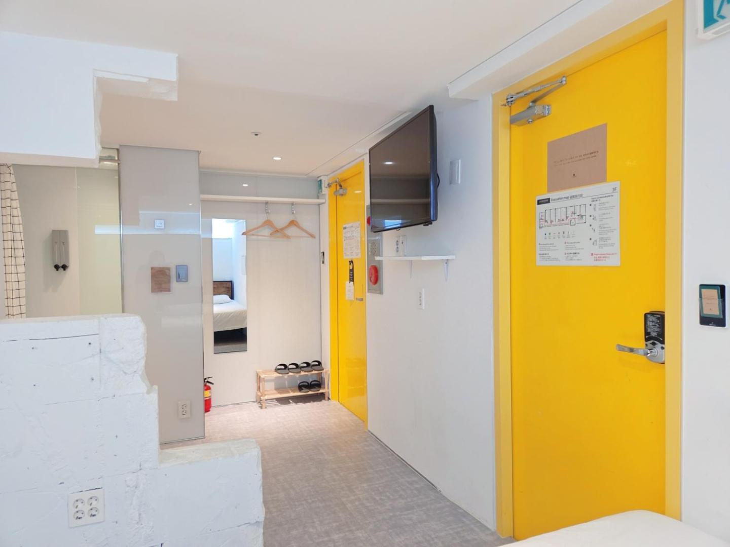 Look Home Guesthouse Сеул Екстериор снимка