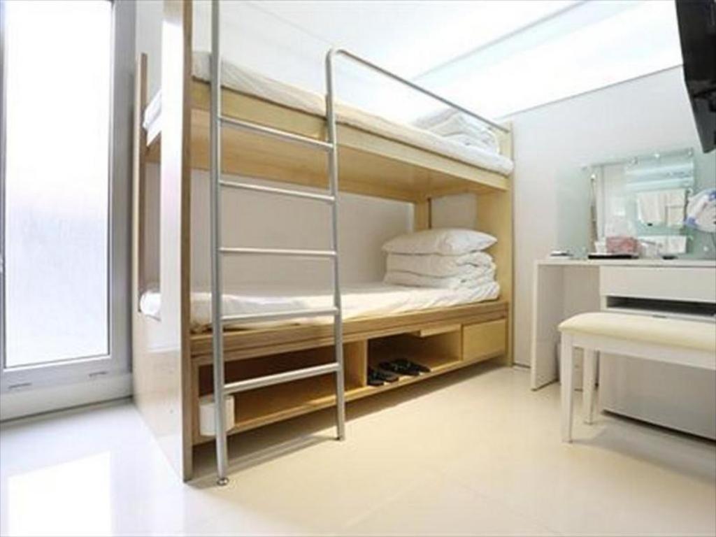 Look Home Guesthouse Сеул Екстериор снимка